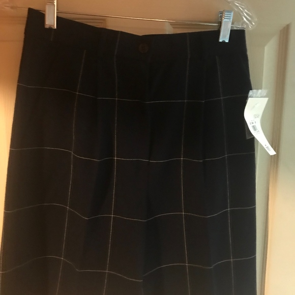 Monday walking shorts - Picture 2 of 3